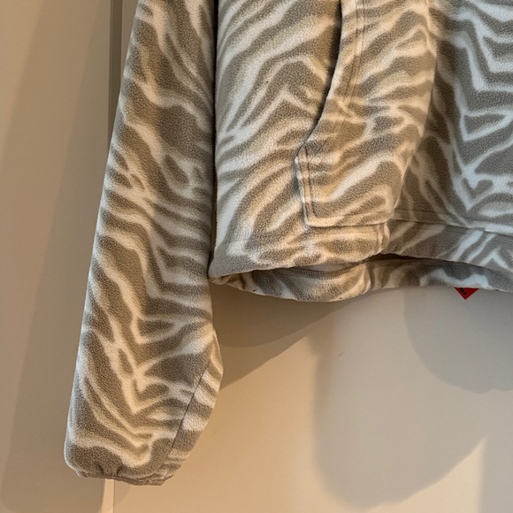 TNA Aritzia Polar Fleece Quarter Zip Zebra Print Pullover Tan White Medium - Picture 6 of 8